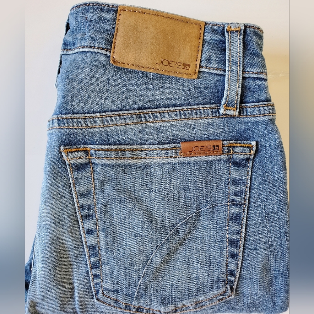 Flawless Joe's Jeans The Icon, Mid Rise, Skinny, Frayed Ankle Size 25